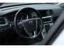Volvo V60 Cross Country T5 Automaat Polar+ Luxury | Afneembare Trekhaak | Panoramadak met schuif-/kantelfunctie| Powers Seats | Parkeercamera | Verwarmbare Voorstoelen | Navigatie | Bluetooth Telefonie & Multimedia | Cruise Control