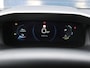 Peugeot e-2008 EV Allure Pack 50 kWh Stoelverwarming | Camera | Apple Carplay & Android Auto