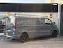 Renault Trafic 2.0 dCi 170 T29 L2H1 Comfort | NAP | 1E eigenaar | Dubbele schuifdeur | Achteruitrijcamera | Climate Control | Leer | Trekhaak | Cruise Control | DAB | Navigatie | Lichtmetaal |
