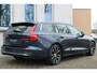Volvo V60 T6 Plug-in hybrid AWD Essential Bright Lederen Bekleding | Stoel-/ stuurwielverwarming | Elektrisch inklapbare trekhaak | Adaptive Cruise Control | BLIS | Verwarmbare acherbank | 18 inch. lichtmetalen velgen | Park assist | Apple carplay/ Android auto