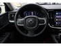 Volvo V60 T6 Plug-in hybrid AWD Essential Bright Lederen Bekleding | Stoel-/ stuurwielverwarming | Elektrisch inklapbare trekhaak | Adaptive Cruise Control | BLIS | Verwarmbare acherbank | 18 inch. lichtmetalen velgen | Park assist | Apple carplay/ Android auto