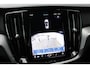 Volvo V60 T6 Plug-in hybrid AWD Essential Bright | All-season banden | Lederen Bekleding | Stoel-/ stuurwielverwarming | Elektrisch inklapbare trekhaak | Adaptive Cruise Control | BLIS | Verwarmbare acherbank | 18 inch. lichtmetalen velgen | Park assist | Apple carplay/ Android auto