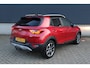 Kia Stonic 100pk DynamicPlusLine I Parkeersensoren I Camera Achter I Trekhaak I NAVI I Airco