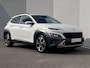 Hyundai Kona 1.0 T-GDI Premium / Dealer onderhouden / 1.200 kg Trekgewicht / Navigatie Bluelink / HUD / Achteruitrijcamera / Stoelventilatie / Stuur-, stoel- en achterbankverwarming / 18" LM wielen /