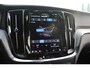 Volvo V60 T6 Plug-in hybrid AWD Plus Dark | Elektrisch inklapbare trekhaak | Elektrisch verstelbare voorstoelen | 360 graden camera | Premium audio by Harman Kardon | Verwarmbare voorruit | Stoel- /stuurwielverwarming | Adaptive cruise control | BLIS |