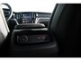 Volvo V60 T6 Plug-in hybrid AWD Plus Dark | Elektrisch inklapbare trekhaak | Elektrisch verstelbare voorstoelen | 360 graden camera | Premium audio by Harman Kardon | Verwarmbare voorruit | Stoel- /stuurwielverwarming | Adaptive cruise control | BLIS