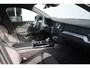 Volvo V60 T6 Plug-in hybrid AWD Plus Dark | Elektrisch inklapbare trekhaak | Elektrisch verstelbare voorstoelen | 360 graden camera | Premium audio by Harman Kardon | Verwarmbare voorruit | Stoel- /stuurwielverwarming | Adaptive cruise control | BLIS |