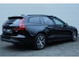Volvo V60 2.0 B4 Essential Edition | Lichtmetalen Velgen 17" | Extra Getint Glas Achterportieren En Bagageruimte | Park Assist Voor + Achter | Electronic Climate Controle | Voorstoelen + Stuurwiel Verwaremd | Verwarmbare Achterbank | Cruise Control Adaptief Met Stop&Go En Stuurhulp |