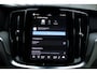 Volvo V60 2.0 B4 Essential Edition | Lichtmetalen Velgen 17" | Extra Getint Glas Achterportieren En Bagageruimte | Park Assist Voor + Achter | Electronic Climate Controle | Voorstoelen + Stuurwiel Verwaremd | Verwarmbare Achterbank | Cruise Control Adaptief Met Stop&Go En Stuurhulp |