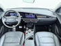 Kia Niro EV ExecutiveLine 64.8kWh Trekhaak Leder SOH 98.5% Schuif-/kanteldak Adap.Cruise Camera Head-Up Display Apple Carplay Android Auto Navi Ecc Pdc Elek.Stoelen-Verwarmd/gekoeld+Memory Elek.Achterklep Stuurverwarming Lane Assist DAB 1e Eigenaar Origineel Nederlandse Auto Fabrieksgarantie tot 25-10-2029/150.000km €50.000,- nieuw!