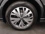 Audi Q4 Sportback e-tron 45 quattro Advanced edition 82 kWh | Nu tijdelijk een e-premie van €2.000,- | Navigatie | Apple Carplay | Camera | Sportstoelen | Stoelverwarming | Audi Sound System | Lichtmetalen velgen | Optiek zwart plus | Lende steunen | Sfeerverlichting | Getinte ramen |