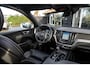 Volvo XC60 2.0 T5 R-Design Panoramadak I Leder I HeadUp I Memory I Stoel,stuur & achterbankverwarming I Trekhaak I Adaptive Cruise
