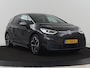 Volkswagen ID.3 First Plus 58 kWh | Trekhaak | Stoel & stuurverwarming | Camera | Adaptive cruise | Sfeerverlichting | Carplay | Matrix LED | Parkeerhulp | Climate control