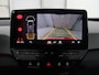 Volkswagen ID.3 First Plus 58 kWh | Trekhaak | Stoel & stuurverwarming | Camera | Adaptive cruise | Sfeerverlichting | Carplay | Matrix LED | Parkeerhulp | Climate control