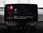 Volkswagen ID.3 First Plus 58 kWh | Trekhaak | Stoel & stuurverwarming | Camera | Adaptive cruise | Sfeerverlichting | Carplay | Matrix LED | Parkeerhulp | Climate control