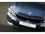 BMW 3-Serie Sedan 330e Aut. | High Executive | M Sportpakket | 19" LM Velgen | Panoramadak | Head-Up Display | Laserlight | HIFI | Comfort Access |
