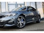 BMW 3-Serie Sedan 330e Aut. | High Executive | M Sportpakket | 19" LM Velgen | Panoramadak | Head-Up Display | Laserlight | HIFI | Comfort Access |