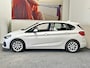 BMW 2-Serie Active Tourer 225xe iPerformance High Executive LEDER NAVIGATIE CRUISE CONTROL CLIMATE CONTROL BLUETOOTH TELEFOON MEDIA VOORBEREIDING PDC ZEER MOOI ZEER MOOI !! Brgl