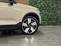 Volvo EC40 Twin Motor Performance Ultra 82 kWh Trekhaak | 360° Camera | Harman Kardon | Elektrische bestuurdersstoel geheugen | Adaptieve Cruise Control | Stoelverwarming voor+achter | Stuurwielverwarming | Full LED Matrix meesturende koplampen | Panoramadak | Pilot Assist | BLIS Dode Hoek Detectie | 20 Inch | Passagiersstoel elektrisch | Connect MIcrotech bekleding | Zitting verlenging voorstoelen | Google Infotainment | Warmtepomp | Keyless Drive | Parkeersensoren voor+achter | Draadloos telefoon opladen | Elektrisch bedienbare achterklep | Breedstralers in voorbumper | Alarm Klasse III | DAB Radio | Apple Carplay/Android Auto | Volvo On Call met mobiele App functie | Sand Dune Metallic |