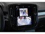 Volvo EX40 Single Motor Extended Range Ultra Black Ed. | Demo Deal | 20" Lichtmetalen Wielen | Elektrisch Verstelbare Voorstoelen | 360º Camera | Stoel/Stuurverwarming | Warmtepomp | Donkergetint Glas |
