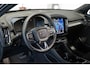 Volvo EX40 Single Motor Extended Range Ultra Black Ed. | Demo Deal | 20" Lichtmetalen Wielen | Elektrisch Verstelbare Voorstoelen | 360º Camera | Stoel/Stuurverwarming | Warmtepomp | Donkergetint Glas |