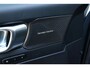 Volvo EX40 Single Motor Extended Range Ultra Black Ed. 82 kWh | Demo Deal | 20" Lichtmetalen Wielen | Elektrisch Verstelbare Voorstoelen | 360º Camera | Stoel/Stuurverwarming | Warmtepomp | Donkergetint Glas |
