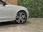 Volvo V90 T8 AWD Recharge Ultra Dark Vol! | Luchtvering | Bowers & Wilkins | Trekhaak | 455pk |  Stoelventilatie | All Season banden | 360° Camera | Head-Up Display | Stoelmassage | Adaptieve Cruise Control | Stoelverwarming voor+achter | Stuurwielverwarming | Schuifdak | 20 Inch | Full LED Meesturende koplampen | Pilot Assist | BLIS Dode Hoek Detectie | Elektrische voorstoelen geheugen | Nappa lederen bekleding | Zitting verlenging voorstoelen | Lederen dashboard |  Google Infotainment | Keyless Drive | Parkeersensoren voor+achter | Elektrisch bedienbare achterklep | Verlichte Instaplijsten | Geintegreerde zongordijnen achterportieren | DAB Radio | Apple Carplay/Android Auto | Volvo On Call met mobiele App functie | Vapour Grey Metallic |