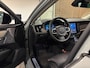 Volvo V90 T8 AWD Recharge Ultra Dark Vol! | Luchtvering | Bowers & Wilkins | Trekhaak | 455pk |  Stoelventilatie | All Season banden | 360° Camera | Head-Up Display | Stoelmassage | Adaptieve Cruise Control | Stoelverwarming voor+achter | Stuurwielverwarming | Schuifdak | 20 Inch | Full LED Meesturende koplampen | Pilot Assist | BLIS Dode Hoek Detectie | Elektrische voorstoelen geheugen | Nappa lederen bekleding | Zitting verlenging voorstoelen | Lederen dashboard |  Google Infotainment | Keyless Drive | Parkeersensoren voor+achter | Elektrisch bedienbare achterklep | Verlichte Instaplijsten | Geintegreerde zongordijnen achterportieren | DAB Radio | Apple Carplay/Android Auto | Volvo On Call met mobiele App functie | Vapour Grey Metallic |