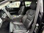 Volvo V60 2.0 B4 Momentum Business | Stoelverwarming | Stuurverwarming | Trekhaak | Adaptieve cruise control | Pilot assist | Zitvlak verlenger |