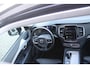 Volvo XC90 2.0 T8 455PK RECHARGE AWD ULTIMATE DARK | LUCHTVERING | PANORAMISCH SCHUIF / KANTELDAK | ELEKTRISCH UITKLAPBARE TREKHAAK | HEAD-UP DISPLAY | NAVIGATIE VIA GOOGLE-MAPS | ELEKTRISCH VERSTELBARE VOOR STOELEN MET GEHEUGEN | VOORSTOELEN VERWARMBAAR | ACHTERBANK VERWARMBAAR | 360° CAMERA | HARMAN / KARDON PREMIUM AUDIO SYSTEEM | APPLE CARPLAY / ANDROID-AUTO | KEYLESS ENTRY / START | STANDKACHEL | EXTRA GETINTE ACHTER RUITEN | VERDUISTERINGS GORDIJNEN ACHTER PORTIEREN | KINDERVERHOGING ACHTERBANK | ELEKTRISCHE ACHTERKLEP MET SENSOR |