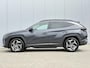 Hyundai Tucson 1.6 T-GDI PHEV Premium Sky 4WD / Adaptieve Cruise Control / Apple carplay-Android Auto / Stoelverwarming voor en achter / Stoelverkoeling voor / GROOT Glazen-schuifkanteldak / All seasonbanden / Navigatie /