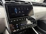 Hyundai Tucson 1.6 T-GDI PHEV Premium Sky 4WD / Adaptieve Cruise Control / Apple carplay-Android Auto / Stoelverwarming voor en achter / Stoelverkoeling voor / GROOT Glazen-schuifkanteldak / All seasonbanden / Navigatie /