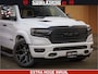 Dodge Ram 1500 Limited Night | 5.7 V8 Hemi Full Option | Comfortabele Dubbele Cabine met Royale 5 Zitplaatsen | De Meest Luxe en Volle Pick-Up in zijn Klasse | BPM vrij | Nu Leverbaar uit Voorraad | Voorraad Nr v45lpr
