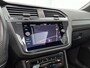 Volkswagen Tiguan 1.4 TSI eHybrid R-Line Business+ | PANO-SCHUIFDAK | CAMERA | NAVIGATIE | IQ LIGHT | KLIMAATREGELING | Trekhaak