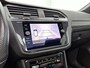 Volkswagen Tiguan 1.4 TSI eHybrid R-Line Business+ | PANO-SCHUIFDAK | CAMERA | NAVIGATIE | IQ LIGHT | KLIMAATREGELING | Trekhaak