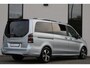 Mercedes-Benz EQV 300 L2 / AMG / New Model / bj2025 / 7-Persoons / Panorama / Led / Electr Stoelen / Vol Opties / NIEUW!!