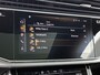 Audi Q8 55 TFSI e quattro Pro Line S | Glazen panoramadak | Trekhaak | Optiekpakket Zwart Plus | leder Bekleding met S-logo |  Lichtpakket plus | Glas Donker Tint | Comfortsleutel | Elektrische Voorstoelen | Uitgebreide voorverwarming.