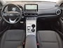Hyundai Kona Electric EV Comfort Smart 39 kWh Automaat / Batterijgarantie  8 jaar/ Fabrieksgarantie tot 08-2028 / Accu SOH 100% / Dealer onderhouden / WLTP bereik 305 km stad 435 km / Trekhaak afneembaar / Stuur en Stoel verwarming / Warmtepomp / Adaptief CC / Navi /