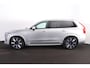Volvo XC90 T8 Recharge AWD Plus Bright - Luchtvering - Panorama/schuifdak - IntelliSafe Assist & Surround - Harman/Kardon audio - Adaptieve LED koplampen - Verwarmde voorstoelen, stuur & achterbank - Parkeersensoren voor & achter - Elektr. bedienb. voorstoelen met geheugen - Head up display - Draadloze tel. lader - Extra getint glas - 21' LMV