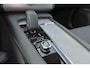 Volvo XC90 T8 Recharge AWD Plus Bright - Luchtvering - Panorama/schuifdak - IntelliSafe Assist & Surround - Harman/Kardon audio - Adaptieve LED koplampen - Verwarmde voorstoelen, stuur & achterbank - Parkeersensoren voor & achter - Elektr. bedienb. voorstoelen met geheugen - Head up display - Draadloze tel. lader - Extra getint glas - 21' LMV