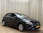 Mercedes-Benz A-klasse 180 Ambition *Stoelverwarming* 1/2 Lederen Sportstoelen / Navigatie / Cruise / ECC Clima / PDC V&A / 16'' LMV