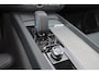 Volvo XC60 T6 Recharge AWD Plus Bright - Panorama/schuifdak - IntelliSafe Assist & Surround - 360º Camera - Harman/Kardon audio - Adaptieve LED koplampen - Verwarmde voorstoelen, stuur & achterbank - Parkeersensoren voor & achter - Elektr. bedienb. voorstoelen met geheugen - Draadloze tel. lader - Extra getint glas - 19' LMV