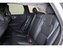 Volvo XC60 T6 Recharge AWD Plus Bright - Panorama/schuifdak - IntelliSafe Assist & Surround - 360º Camera - Harman/Kardon audio - Adaptieve LED koplampen - Verwarmde voorstoelen, stuur & achterbank - Parkeersensoren voor & achter - Elektr. bedienb. voorstoelen met geheugen - Draadloze tel. lader - Extra getint glas - 19' LMV
