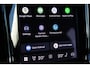 Volvo V60 T6 Plug-in hybrid AWD Plus Dark | Verwarmbare voorstoelen+stuurwiel+achterstoelen | Rondom zichtcamera | Premium audio by Harman Kardon | Verwarmbare voorruit | 18 inch Lichtmetalen velgen