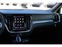 Volvo V60 T6 Plug-in hybrid AWD Plus Dark | Verwarmbare voorstoelen+stuurwiel+achterstoelen | Rondom zichtcamera | Premium audio by Harman Kardon | Verwarmbare voorruit | 18 inch Lichtmetalen velgen