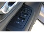 Volvo V60 T6 Plug-in hybrid AWD Plus Dark | Verwarmbare voorstoelen+stuurwiel+achterstoelen | Rondom zichtcamera | Premium audio by Harman Kardon | Verwarmbare voorruit | 18 inch Lichtmetalen velgen