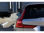 Volvo V60 T6 Plug-in hybrid AWD Plus Dark | Verwarmbare voorstoelen+stuurwiel+achterstoelen | Rondom zichtcamera | Premium audio by Harman Kardon | Verwarmbare voorruit | 18 inch Lichtmetalen velgen