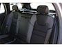 Volvo V60 T6 Plug-in hybrid AWD Plus Dark | Verwarmbare voorstoelen+stuurwiel+achterstoelen | Rondom zichtcamera | Premium audio by Harman Kardon | Verwarmbare voorruit | 18 inch Lichtmetalen velgen