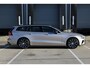 Volvo V60 T6 Plug-in hybrid AWD Plus Dark | Verwarmbare voorstoelen+stuurwiel+achterstoelen | Rondom zichtcamera | Premium audio by Harman Kardon | Verwarmbare voorruit | 18 inch Lichtmetalen velgen