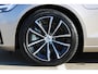 Volvo V60 T6 Plug-in hybrid AWD Plus Dark | Verwarmbare voorstoelen+stuurwiel+achterstoelen | Rondom zichtcamera | Premium audio by Harman Kardon | Verwarmbare voorruit | 18 inch Lichtmetalen velgen